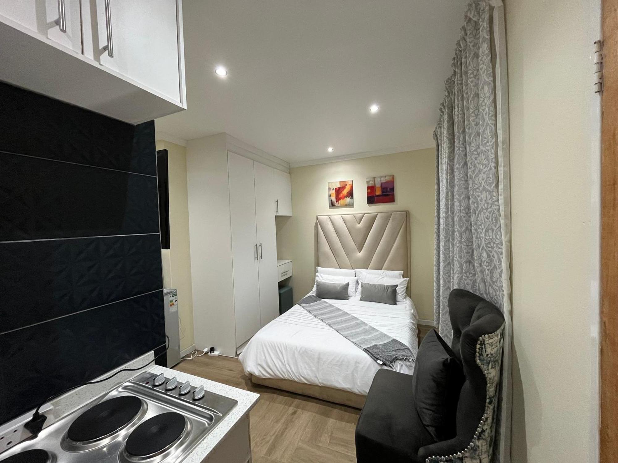 The Benjamin Accomodation Edenvale Exterior photo